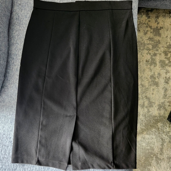 Black Pencil Skirt  perfect for a night out, SIZE L, excellent condition - Picture 2 of 2